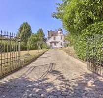 Haus zum Kaufen in Bensheim 2.300.000,00 € 341 m²