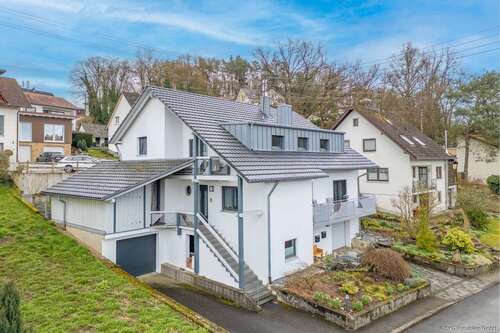Foto - Haus zum Kaufen in Schefflenz 597.000,00 € 284 m²