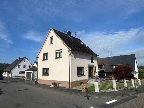 Foto - Haus zum Kaufen in Fluterschen 149.000,00 € 135 m²