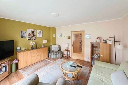 Foto - Wohnung zum Kaufen in Halle (Saale) 100.000,00 € 66.55 m²