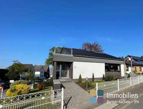 Foto - Haus zum Kaufen in Langerwehe 549.000,00 € 210 m²