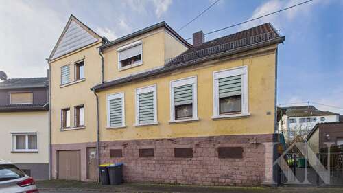 Foto - Haus zum Kaufen in Schiffweiler 115.000,00 € 165.14 m²