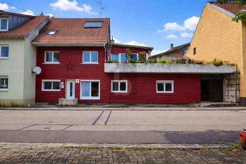 Foto - Haus zum Kaufen in Klettgau 310.000,00 € 240 m²