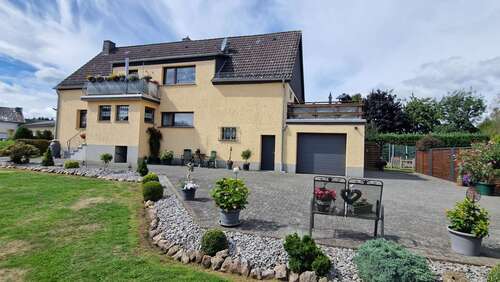Foto - Haus zum Kaufen in Blankenheim 299.000,00 € 178.05 m²