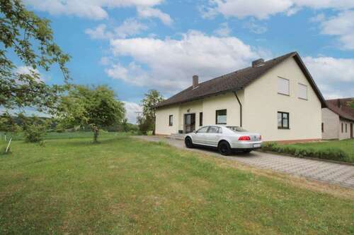 Foto - Haus zum Kaufen in Hohenburg 285.000,00 € 129.11 m²