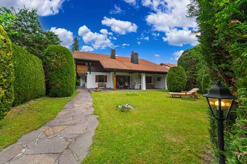 Foto - Haus zum Kaufen in Straßlach-Dingharting Großdingharting 1.975.000,00 € 247.28 m²