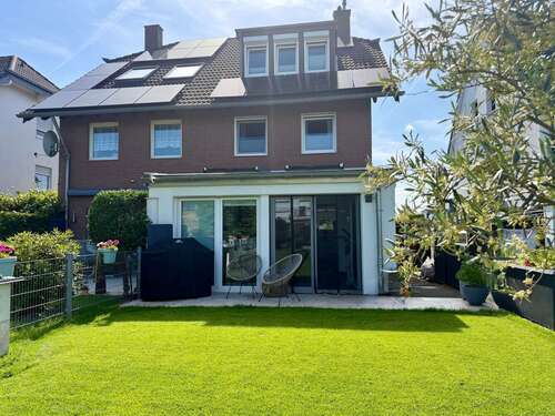 Foto - Haus zum Kaufen in Niederkassel 692.000,00 € 165 m²