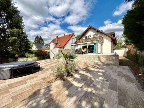 Foto - Haus zum Kaufen in Düsseldorf 1.249.000,00 € 300 m²