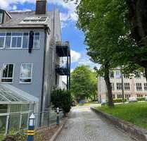 Haus zum Kaufen in Neuhaus am Rennweg 2.180.000,00 € 1675 m²