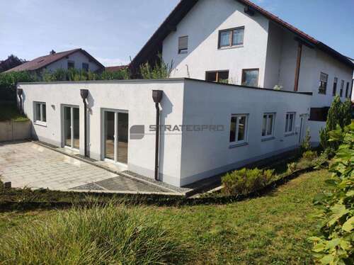 Foto - Haus zum Kaufen in Essenbach 850.000,00 € 379 m²