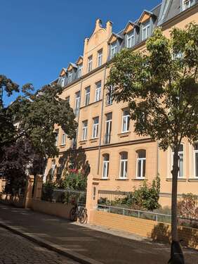 Foto - Wohnung zum Mieten in HalleS. 732,00 € 84 m²