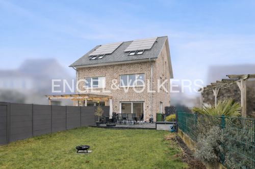 Foto - Haus zum Kaufen in Dormagen 690.000,00 € 123 m²