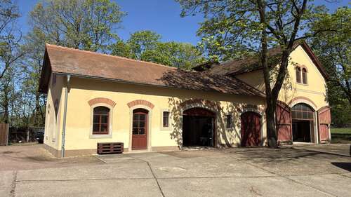 Foto - Haus zum Kaufen in Radebeul 800.000,00 € 327 m²