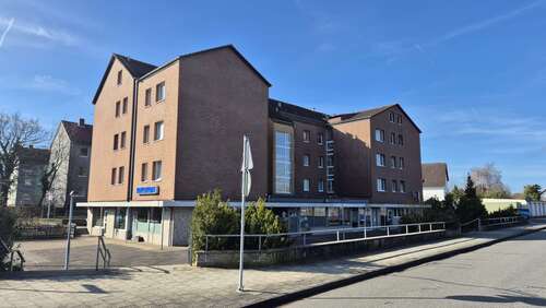 Foto - Haus zum Kaufen in Uetze 1.649.000,00 € 1005 m²