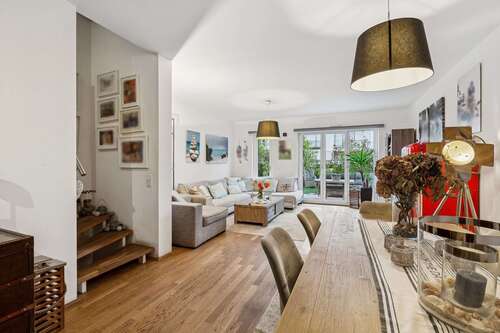 Foto - Haus zum Kaufen in Düsseldorf-Heerdt 1.300.000,00 € 167 m²