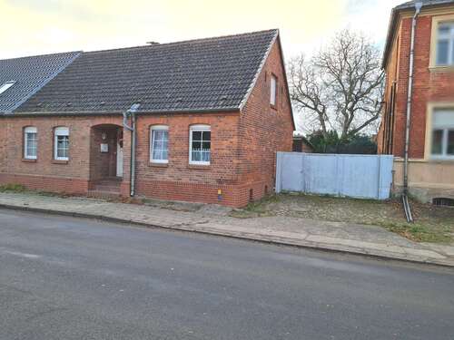 Foto - Haus zum Kaufen in Karstädt 59.000,00 € 80 m²