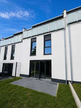 Foto - Haus zum Mieten in Rodenbach 2.000,00 € 220 m²