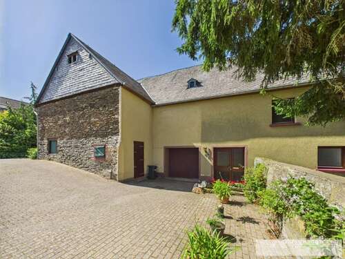 Foto - Haus zum Kaufen in Burgen 270.000,00 € 174 m²