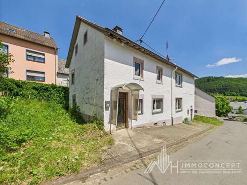 Foto - Haus zum Kaufen in Oberstadtfeld 75.000,00 € 130 m²