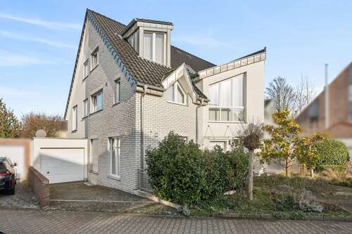 Foto - Haus zum Kaufen in Mönchengladbach 690.000,00 € 269 m²