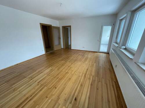 Foto - Wohnung zum Mieten in Erlangen 702,64 € 64.35 m²