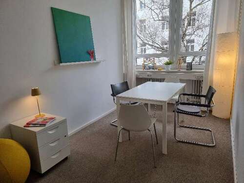 Foto - Büro in München 550,00 € 18 m² - 550,00&nbsp;EUR Kaltmiete, ca.&nbsp; 18,00&nbsp;m&sup2;