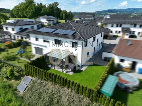 Foto - Haus zum Kaufen in Hunderdorf 535.000,00 € 183.29 m²