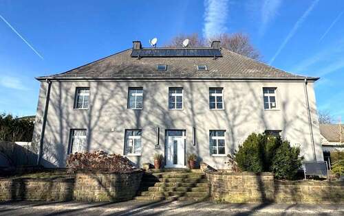 Foto - Haus zum Kaufen in Fröndenberg 680.000,00 € 525 m²