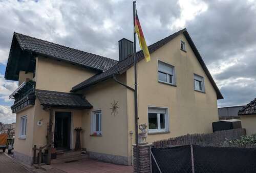 Foto - Haus zum Kaufen in Thüngersheim 659.000,00 € 260 m²