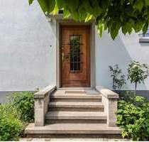 Haus zum Kaufen in Frankfurt am Main 2.850.000,00 € 261 m²