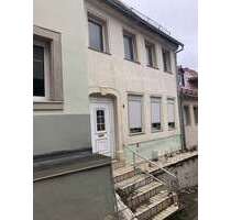Haus zum Kaufen in Hohenstein-Ernstthal 32.900,00 € 143 m²
