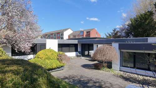Foto - Haus zum Kaufen in Neumünster 369.000,00 € 181 m²