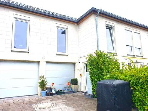 Foto - Haus zum Kaufen in Neustadt bei Coburg 599.000,00 € 320.61 m²