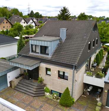 Foto - Haus zum Kaufen in Hennef 869.000,00 € 300 m²