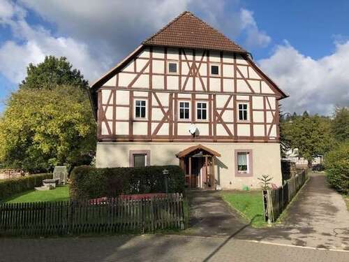 Foto - Haus zum Kaufen in Holzminden 148.000,00 € 296 m²