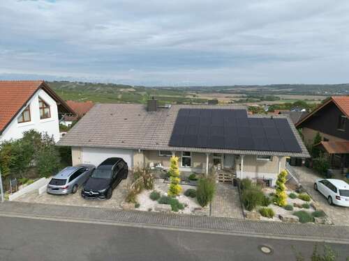 Foto - Haus zum Kaufen in Essenheim 890.000,00 € 281 m²