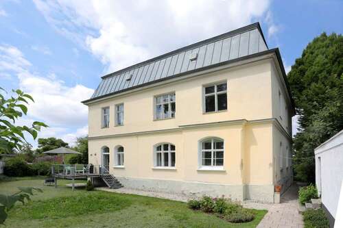 Foto - Haus zum Kaufen in Landshut 1.975.000,00 € 300 m²