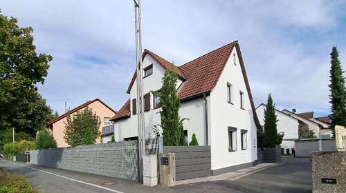 Foto - Haus zum Kaufen in Behringersdorf 590.000,00 € 126 m²
