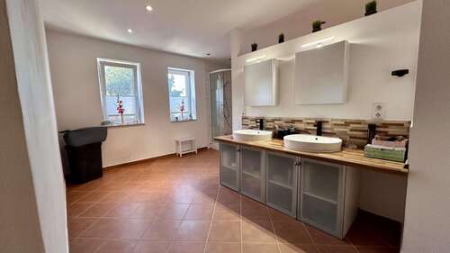 Foto - Haus zum Mieten in Wolfhagen 1.150,00 € 200 m²