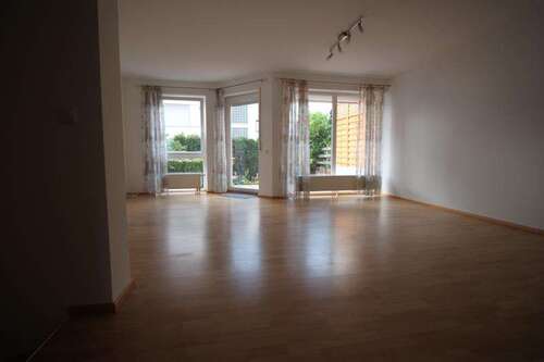 Foto - Haus zum Mieten in Dettenhausen 2.150,00 € 150 m²