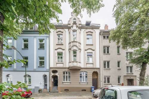 Foto - Haus zum Kaufen in Düsseldorf 1.500.000,00 € 349 m²