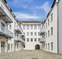 Wohnung zum Mieten in Augsburg 3.499,24 € 254.49 m²