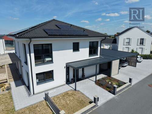Foto - Haus zum Mieten in Rödelsee 2.190,00 € 177.19 m²
