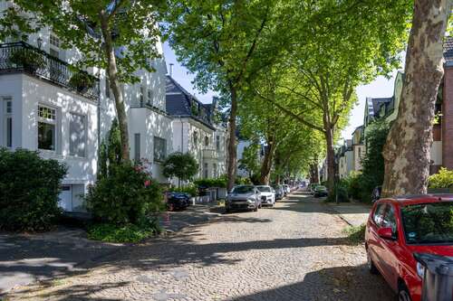 Foto - Haus zum Kaufen in Düsseldorf 2.250.000,00 € 525 m²