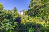 Haus zum Kaufen in Düsseldorf 2.250.000,00 € 525 m²