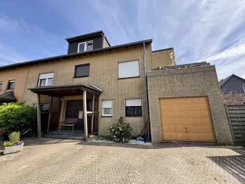 Foto - Haus zum Kaufen in Rommerskirchen 699.000,00 € 363 m²