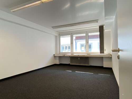 Foto - Büro in Krefeld 577,50 € 83 m² - 577,50&nbsp;EUR Kaltmiete, ca.&nbsp; 83,00&nbsp;m&sup2;