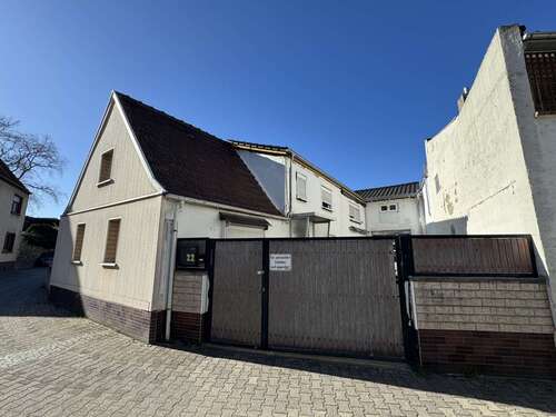 Foto - Haus zum Kaufen in Osthofen 299.000,00 € 200.12 m²