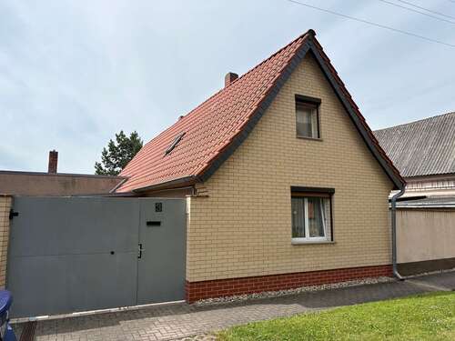 Foto - Haus zum Kaufen in Südliches Anhalt 95.000,00 € 98 m²