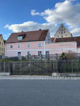 Foto - Haus zum Kaufen in Velburg 99.000,00 € 218 m²